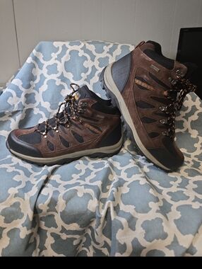 Magellan Elevation 2.0 MID - Mens 10.5 - Hiking Boots Trail Shoes - Brown